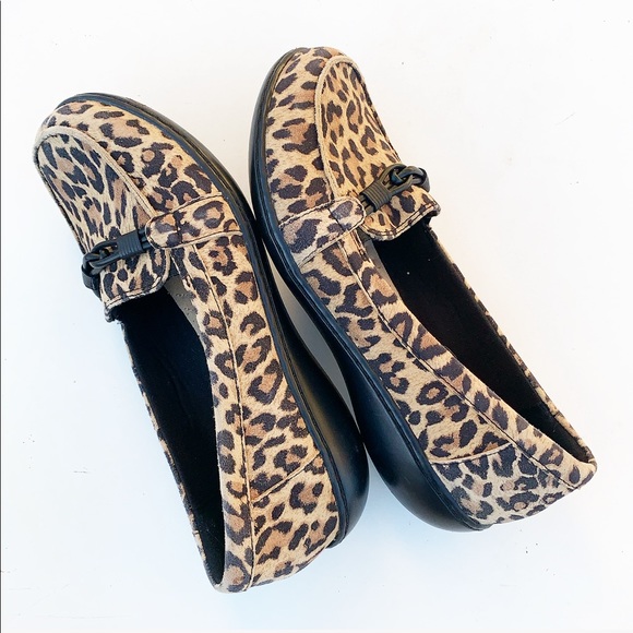 clarks leopard print flats